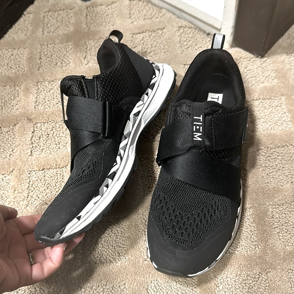 EUC Tiem cycling sneakers!